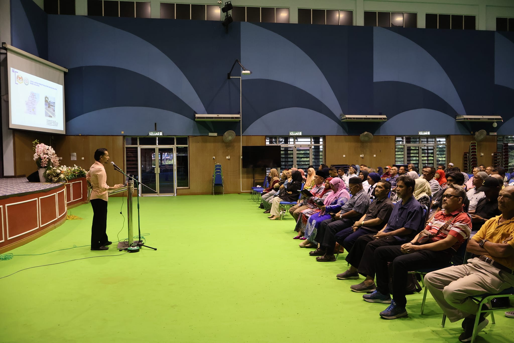 Sesi Hand Holding Program Sejahtera Komuniti Madani (SejaTi MADANI)