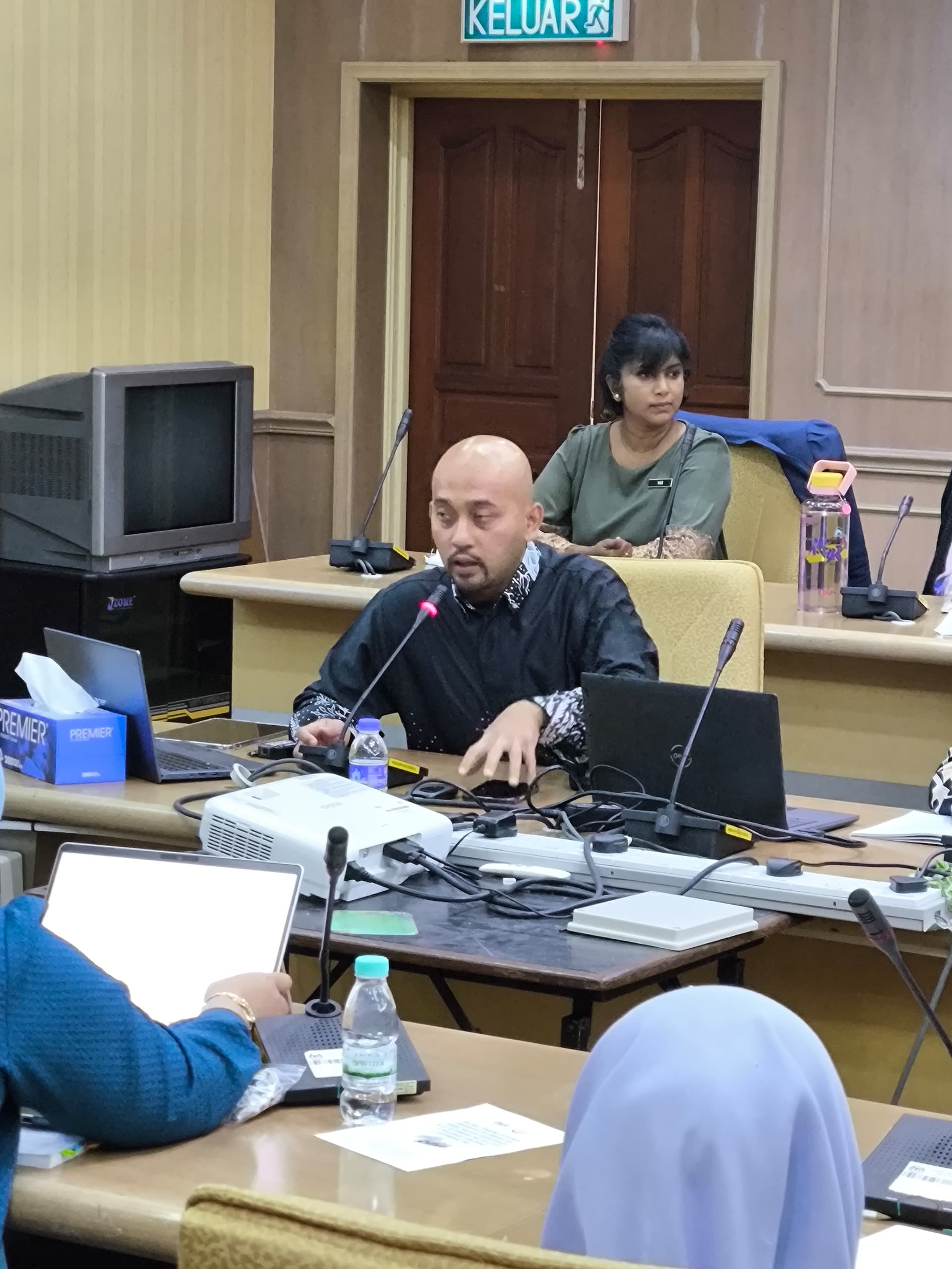 Pengarah JPPM Negeri Sembilan sedang memberikan taklimat kepada para peserta