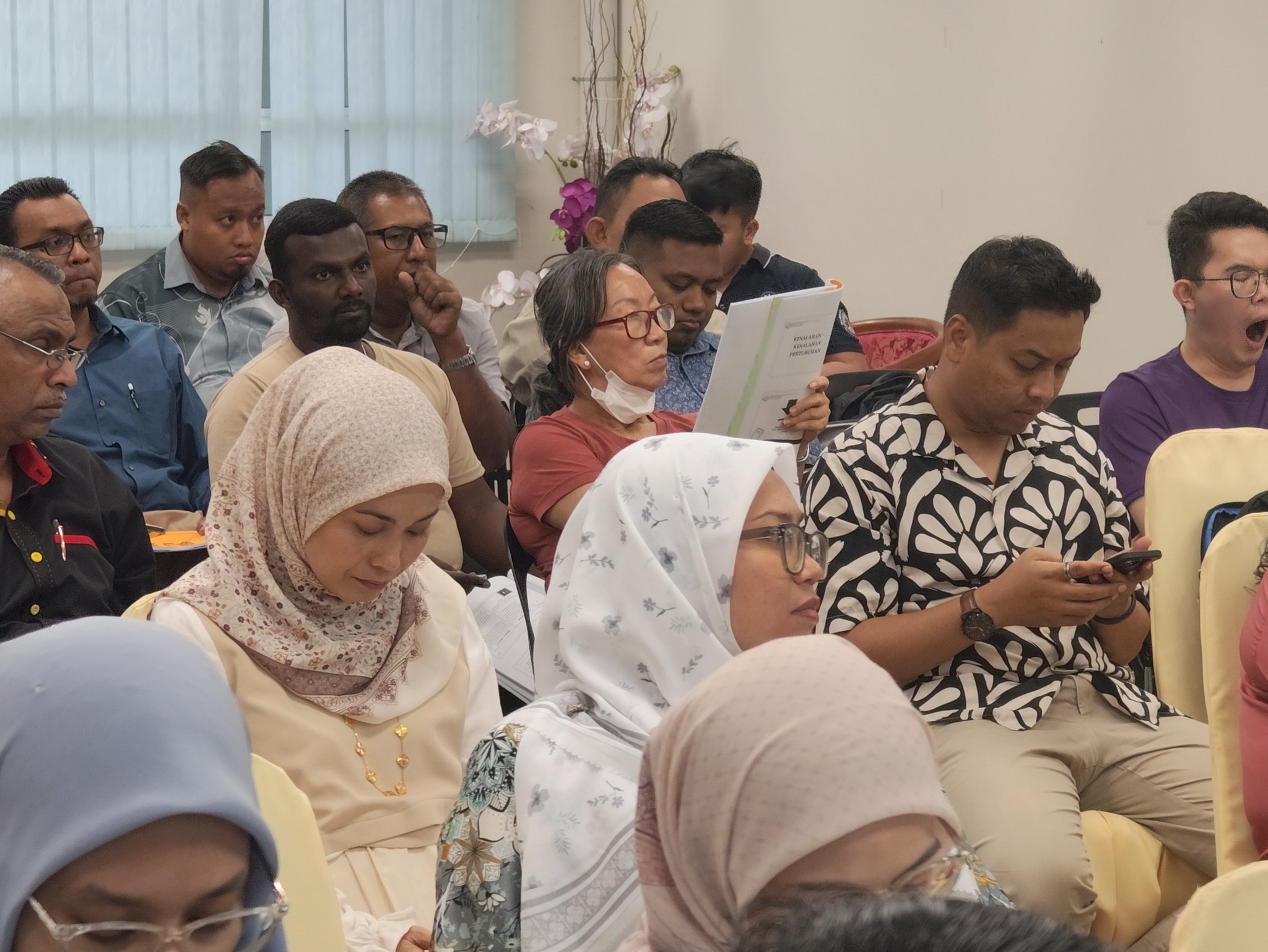 Antara persatuan yang hadir