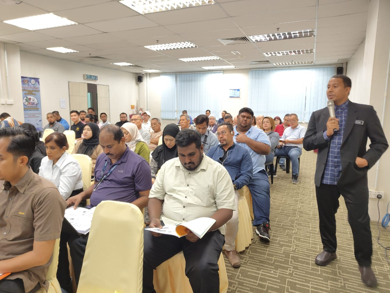 Taklimat disampaikan oleh En Shafawi