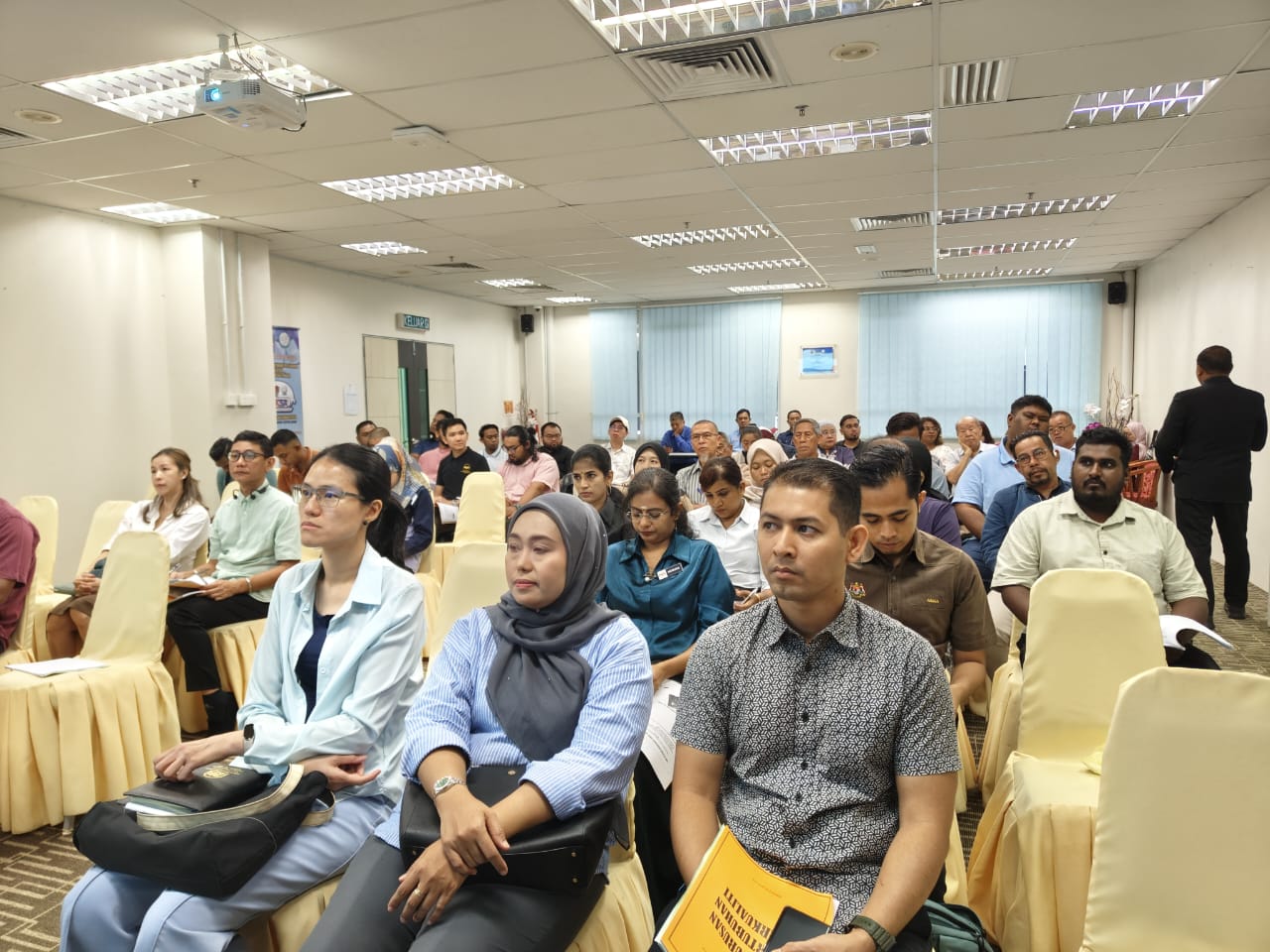 Persatuan Yang Hadir