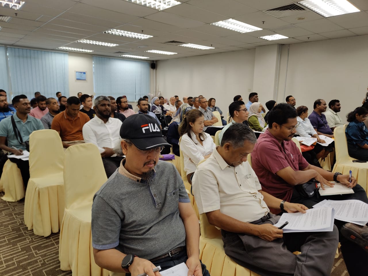 Persatuan Yang Hadir