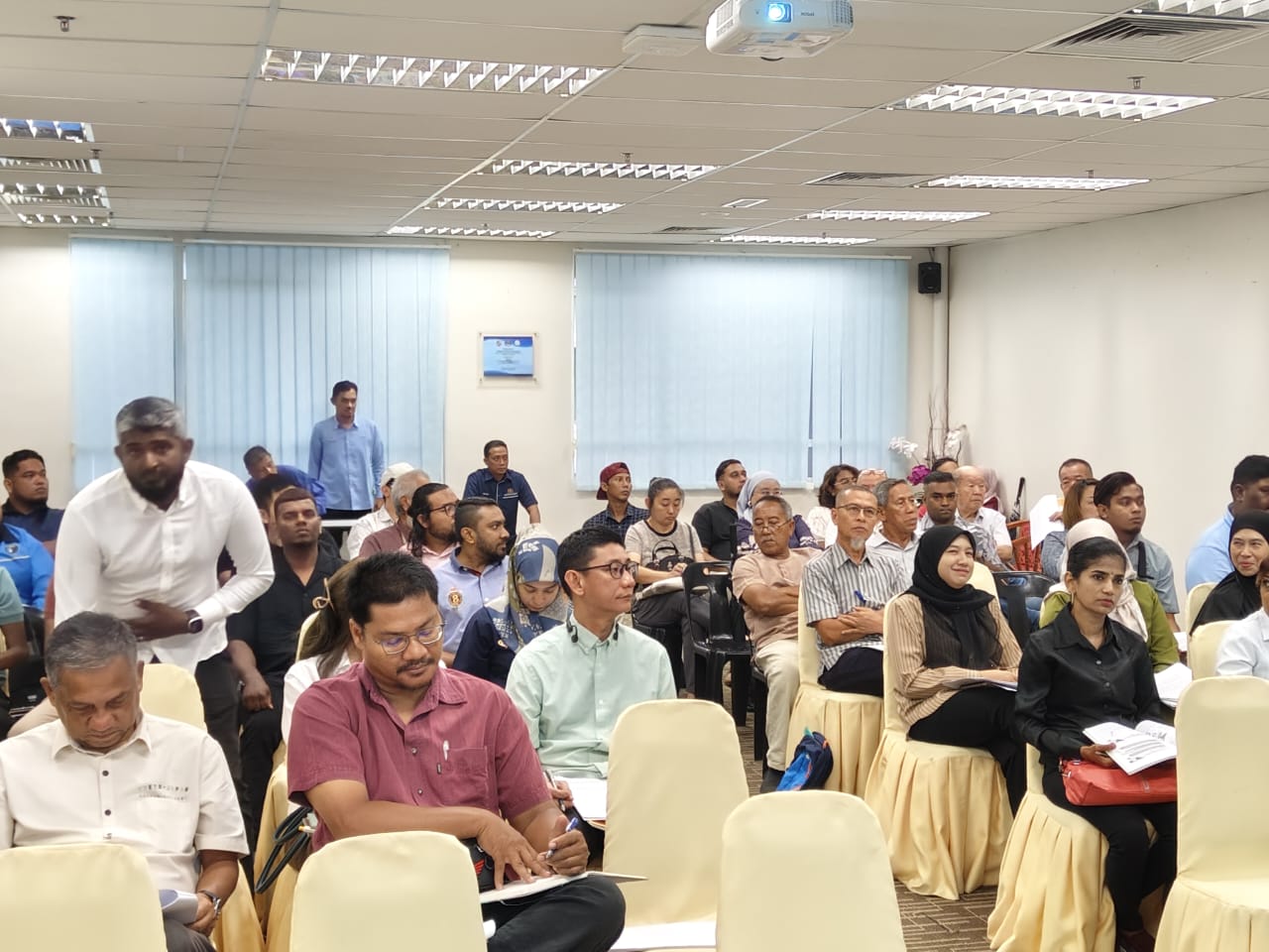 Persatuan Yang Hadir