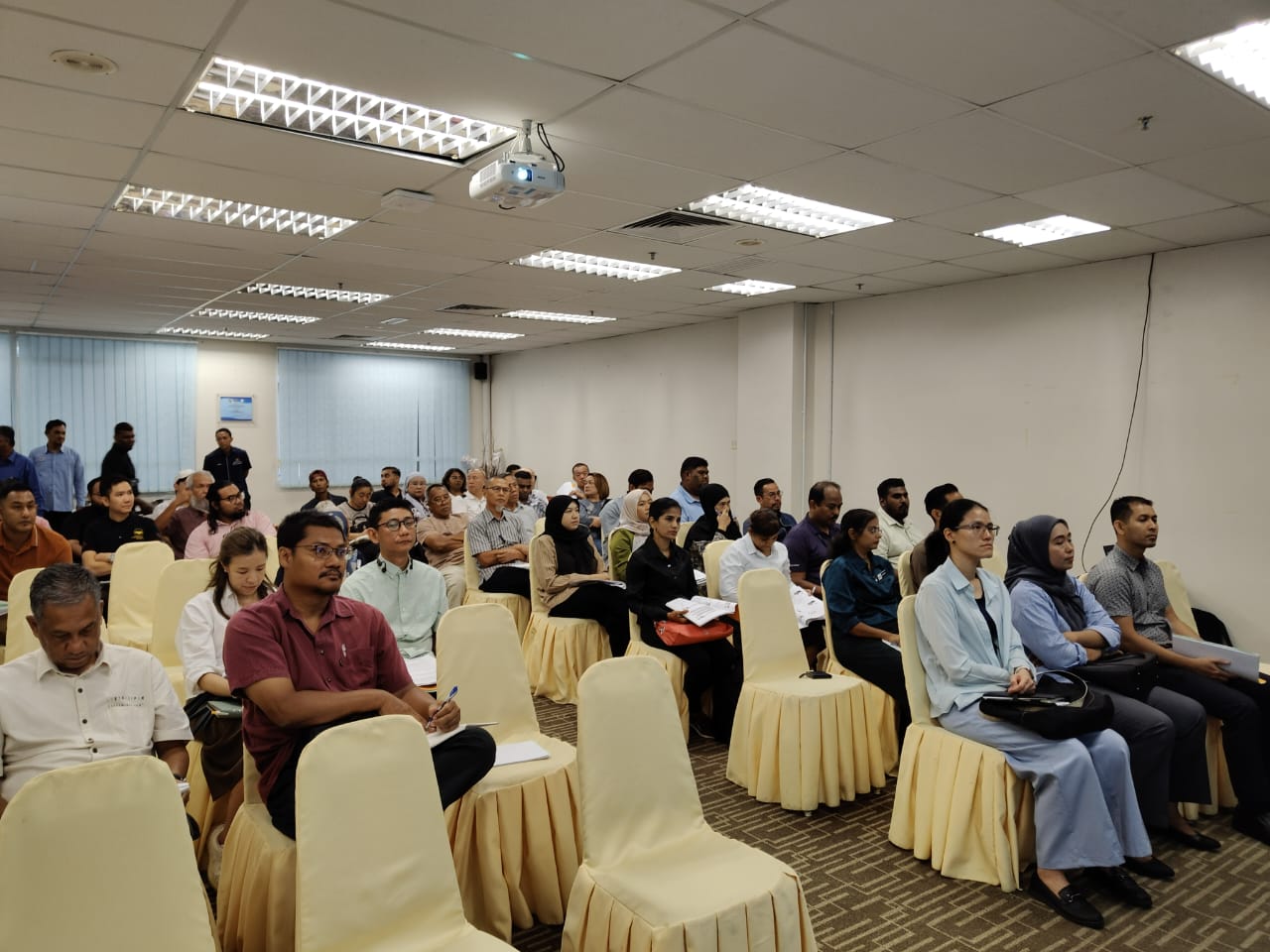 Persatuan Yang Hadir