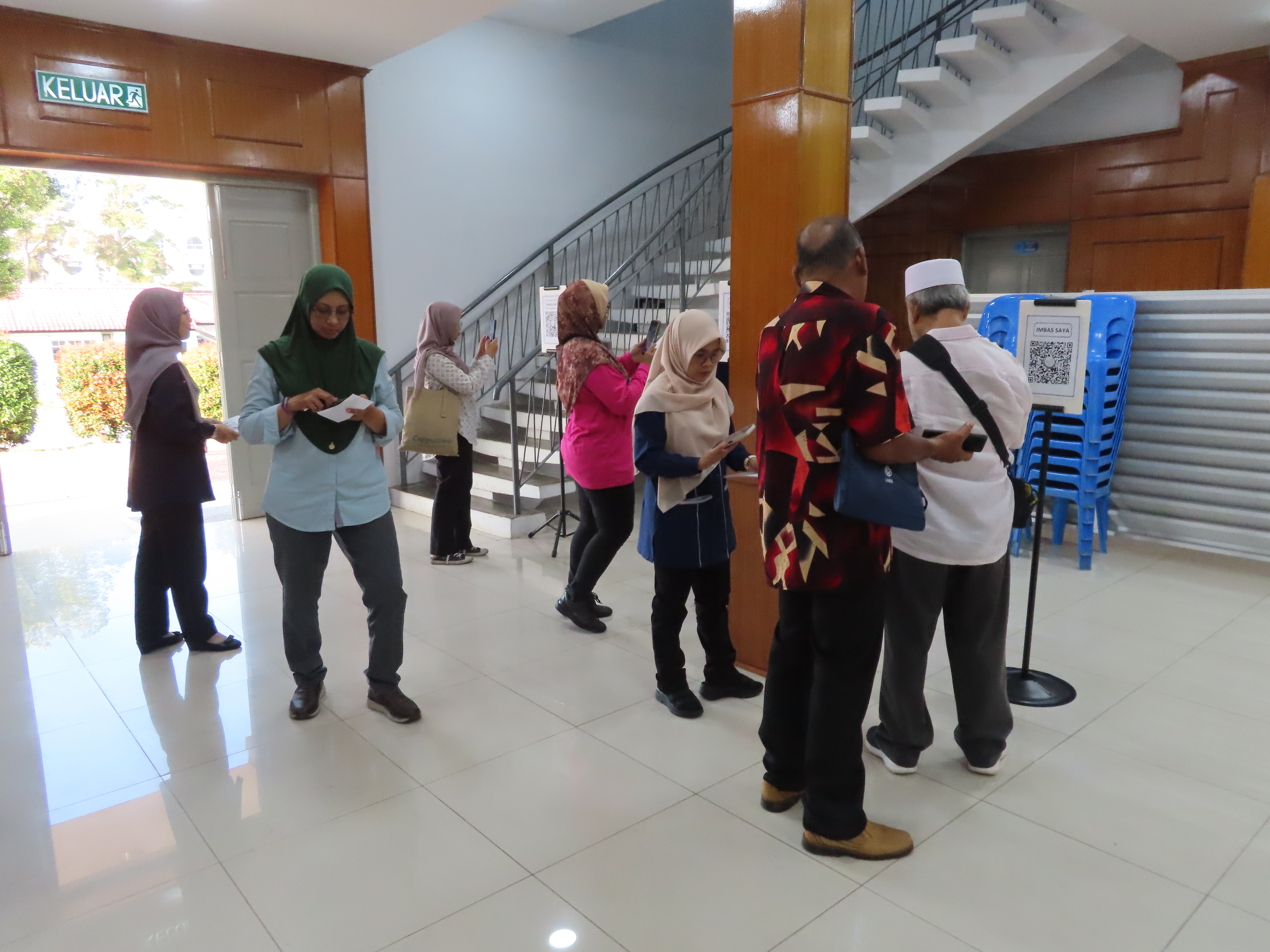 29.07.2025, Selasa - Taklimat Pengurusan Pertubuhan Berkualiti dan Sesi Khidmat Nasihat JPPM Johor berlangsung di Dewan Jubli Intan Sultan Ibrahim, Jalan Buloh Kasap, Segamat, Johor. Taklimat ini bertujuan untuk memberi pendedahan kepada pertubuhan berkaitan Tanggungjawab Pemegang Jawatan, Pengurusan Rekod Pertubuhan dan Manual Pengguna Sistem sRoses (Modul Pembaharuan Setiausaha dan Pindaan Perlembagaan). Kaunter khidmat nasihat juga dibuka untuk bantuan secara hands on berkaitan sistem eroses dan pertanyaan berkaitan isu-isu yang dihadapi oleh pertubuhan.