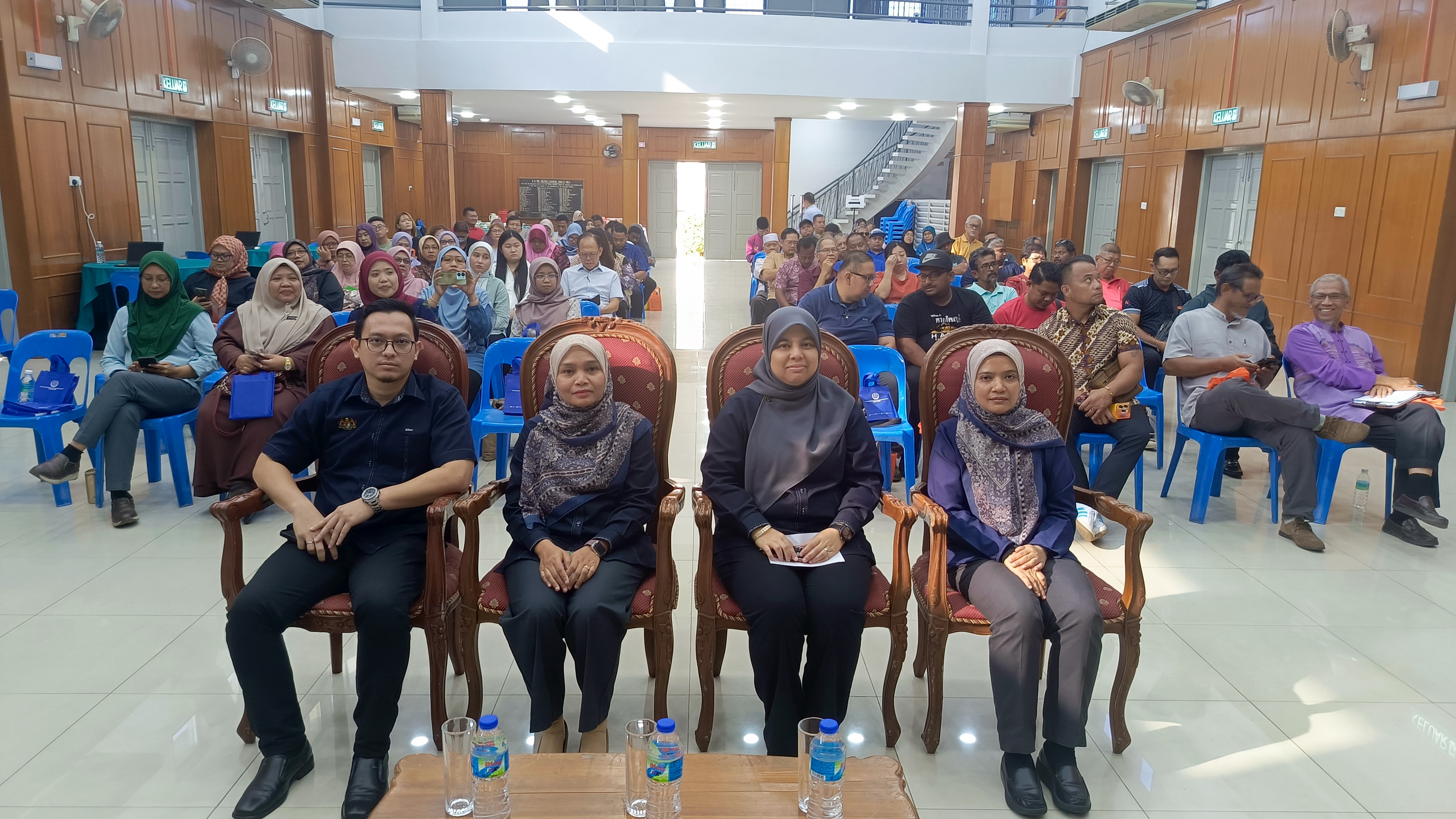 29.07.2025, Selasa - Taklimat Pengurusan Pertubuhan Berkualiti dan Sesi Khidmat Nasihat JPPM Johor berlangsung di Dewan Jubli Intan Sultan Ibrahim, Jalan Buloh Kasap, Segamat, Johor. Taklimat ini bertujuan untuk memberi pendedahan kepada pertubuhan berkaitan Tanggungjawab Pemegang Jawatan, Pengurusan Rekod Pertubuhan dan Manual Pengguna Sistem sRoses (Modul Pembaharuan Setiausaha dan Pindaan Perlembagaan). Kaunter khidmat nasihat juga dibuka untuk bantuan secara hands on berkaitan sistem eroses dan pertanyaan berkaitan isu-isu yang dihadapi oleh pertubuhan.