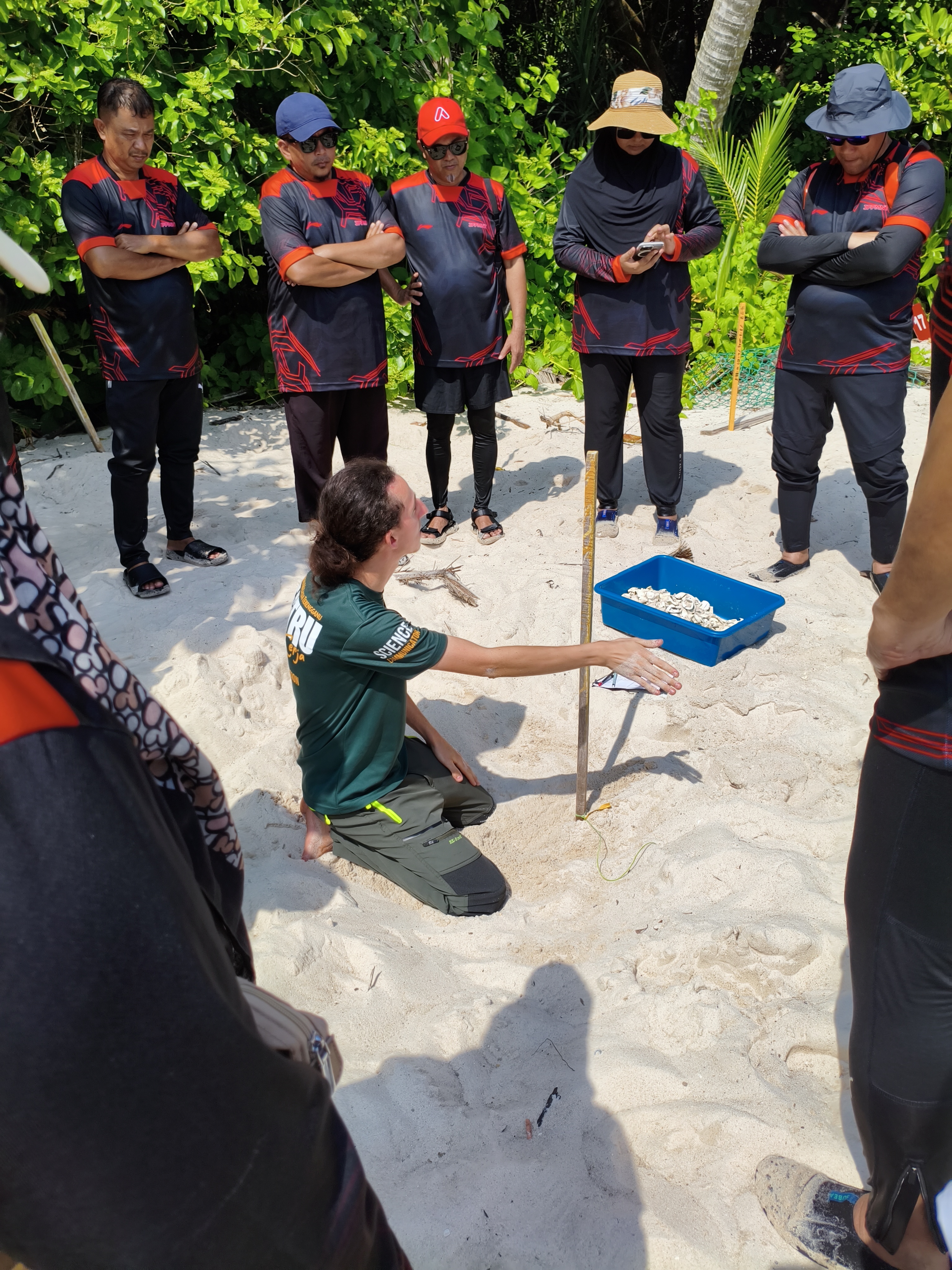 Program #ros_care Kelestarian Alam Dan Pemuliharaan Penyu Jabatan Pendaftaran Pertubuhan Malaysia (JPPM) Negeri Terengganu Bersama Persatuan Tidal Garden Malaysia (Malaysia Tidal Garden Malaysia) (MTGA) di Pulau Redang, Terengganu.