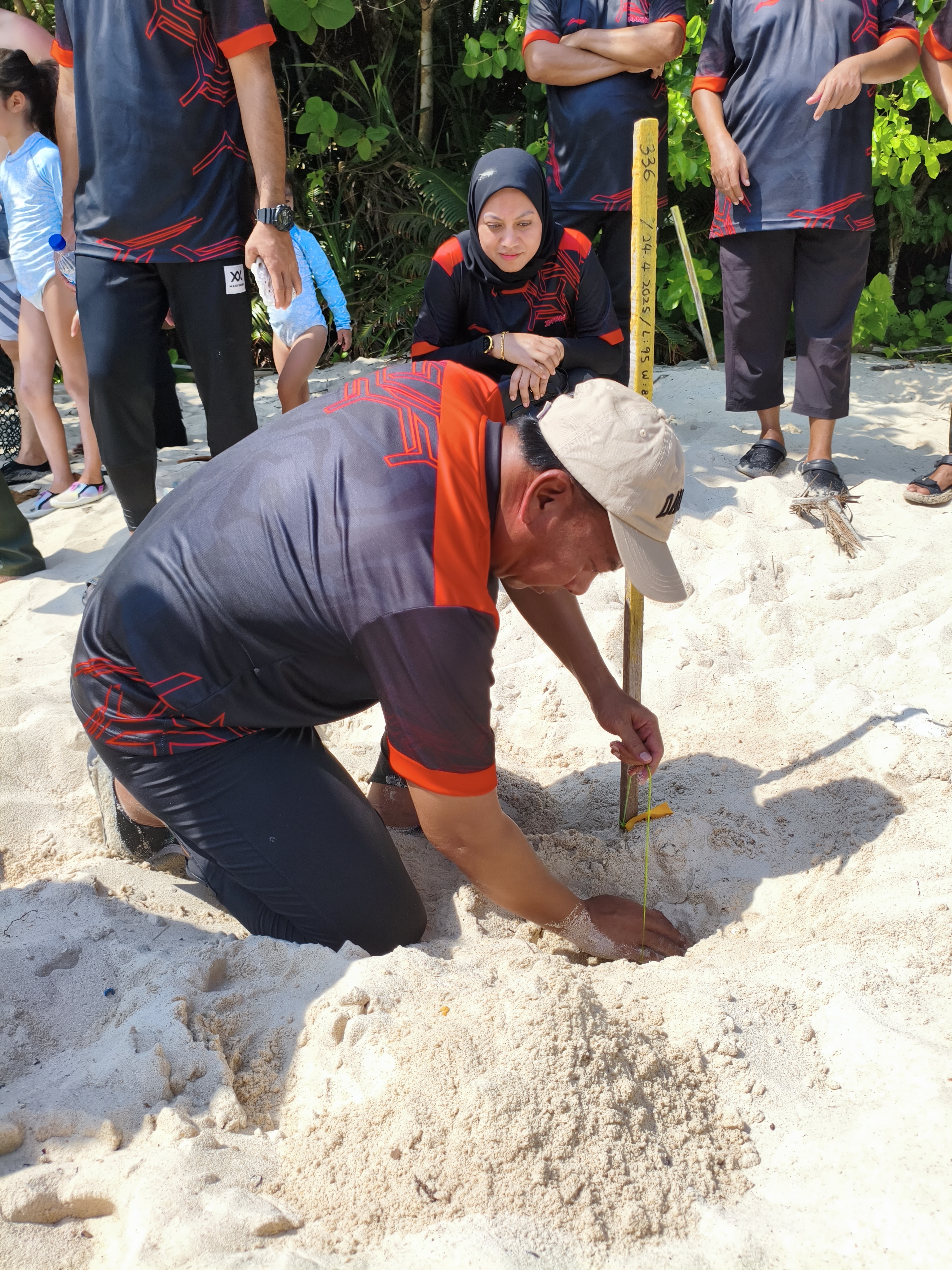 Program #ros_care Kelestarian Alam Dan Pemuliharaan Penyu Jabatan Pendaftaran Pertubuhan Malaysia (JPPM) Negeri Terengganu Bersama Persatuan Tidal Garden Malaysia (Malaysia Tidal Garden Malaysia) (MTGA) di Pulau Redang, Terengganu.