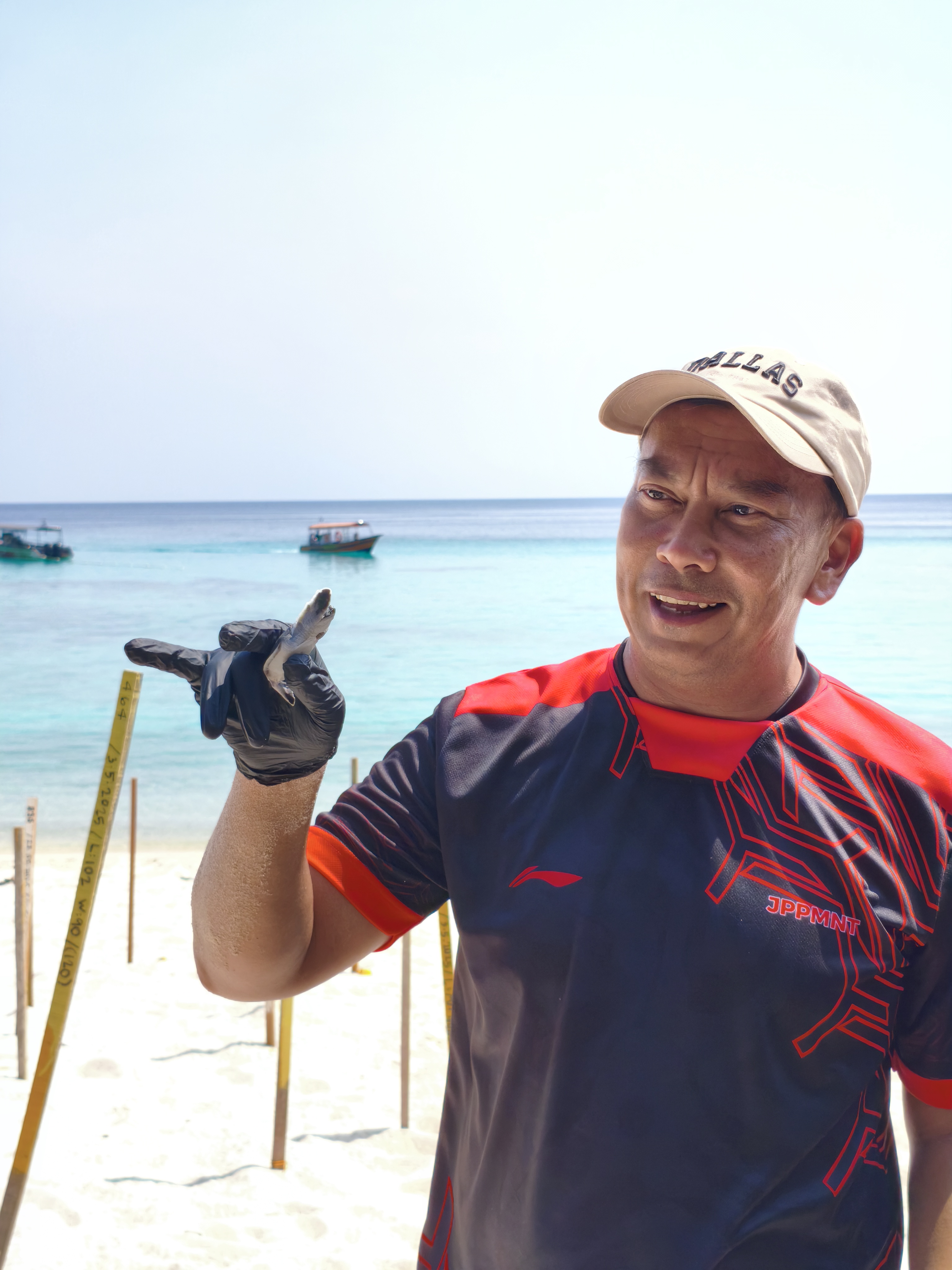 Program #ros_care Kelestarian Alam Dan Pemuliharaan Penyu Jabatan Pendaftaran Pertubuhan Malaysia (JPPM) Negeri Terengganu Bersama Persatuan Tidal Garden Malaysia (Malaysia Tidal Garden Malaysia) (MTGA) di Pulau Redang, Terengganu.