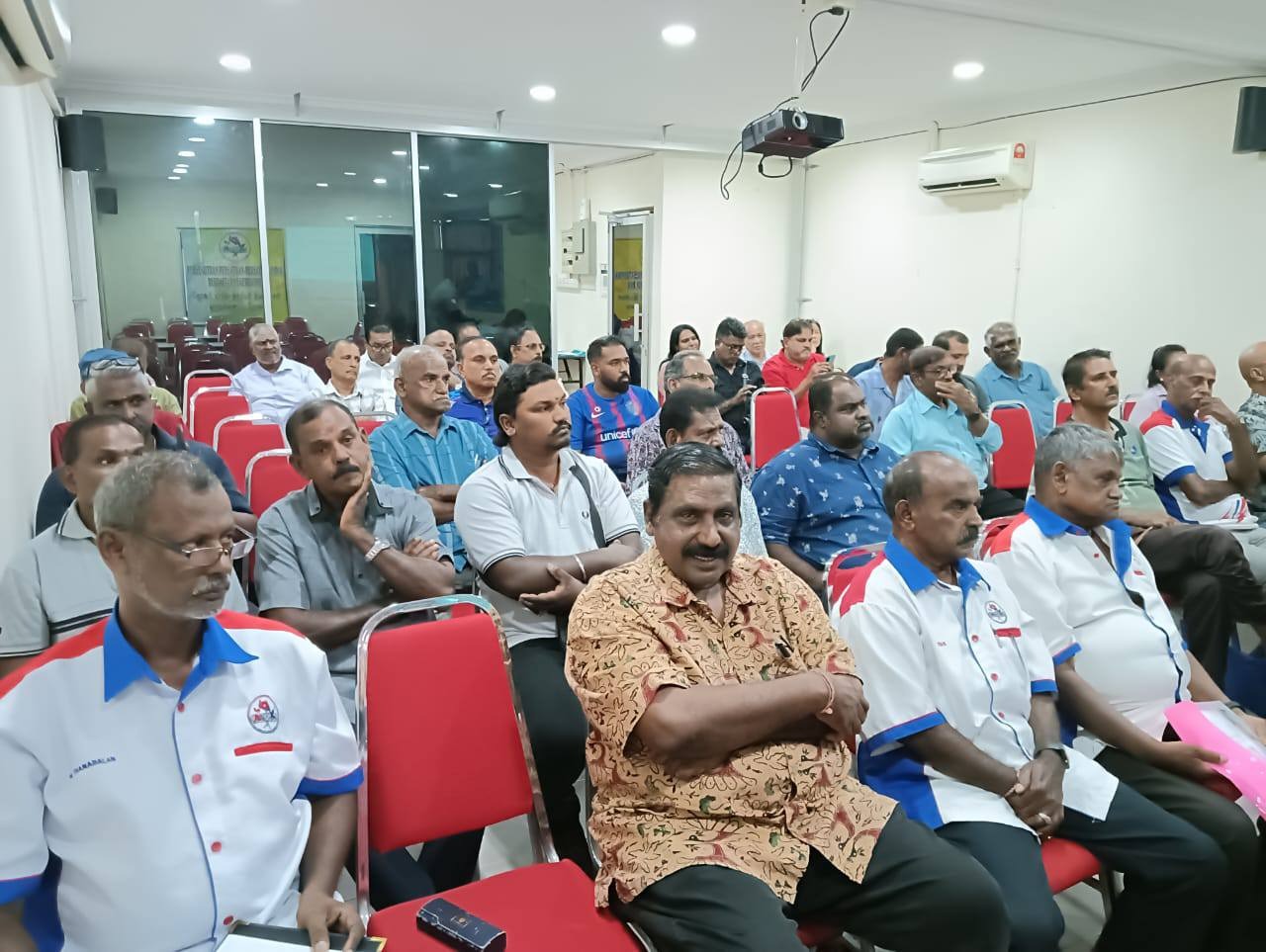 SESI TAKLIMAT DAN PENERANGAN DARIPADA JPPM JOHOR BERKENAAN SISTEM eRoses BAHARU VERSI 2.0.