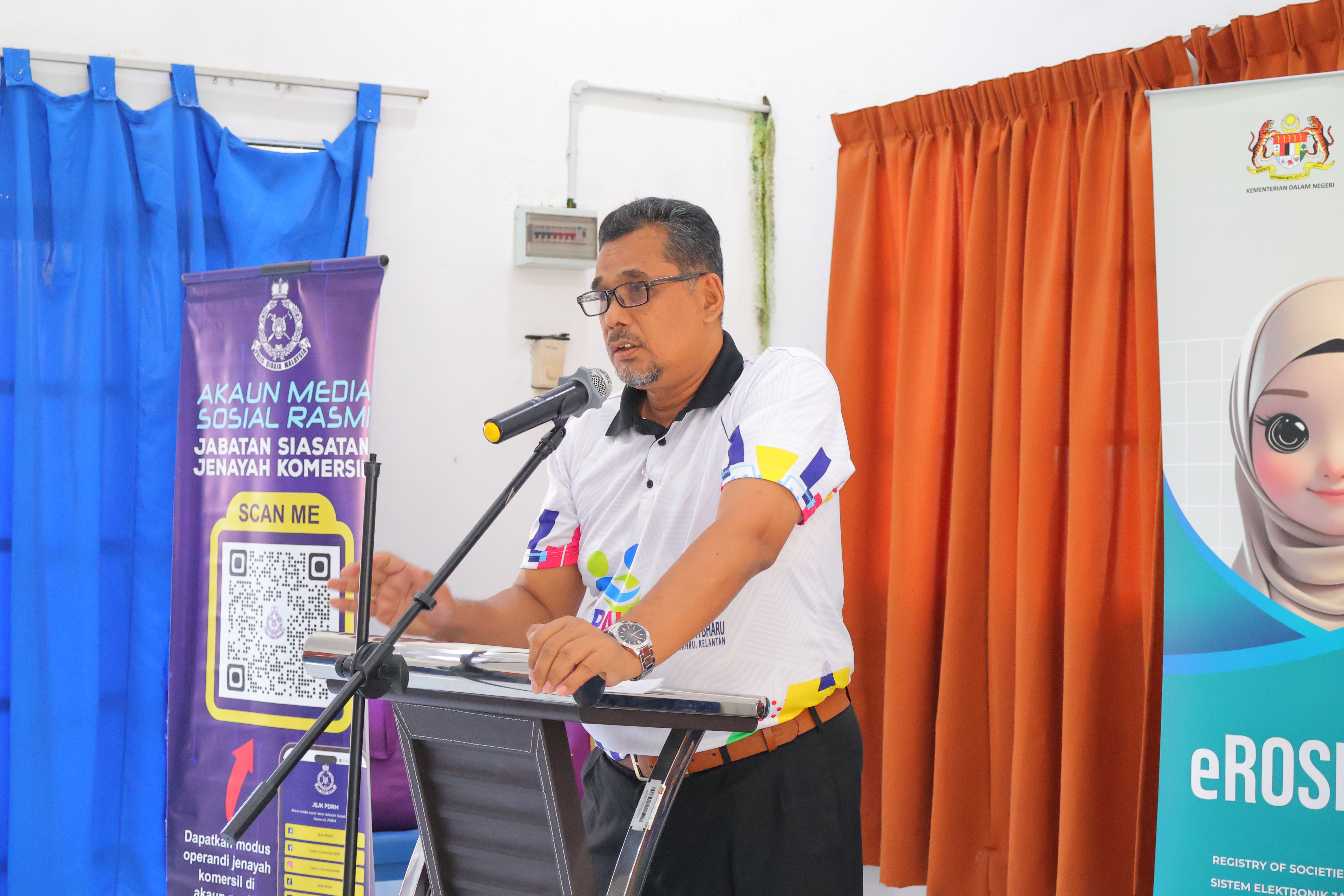 ucapan alu-aluan oleh wakil Pertubuhan Pusat Aktiviti Warga Emas (PAWE) Aspirasi Kota Bharu, Hj. Zulkifli Md Zain