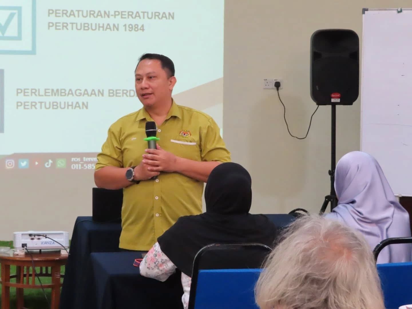 MARANG, 4 Ogos 2025 - Program Jerayawara Tadbir Urus Pertubuhan Cemerlang Jabatan Pendaftaran Pertubuhan Malaysia (JPPM) Negeri Terengganu bagi Daerah Marang Tahun 2025.
Taklimat bagi program ini disampaikan oleh Encik Haifizul Hafiz bin Abdul Halim, Pegawai Pendaftaran Pertubuhan, Cawangan Pengurusan Pertubuhan JPPM Negeri Terengganu bagi Slot Pengurusan Pertubuhan dan Puan Rohana binti Abdullah, Pegawai Pendaftaran Pertubuhan, Cawangan Penguatkuasaan JPPM Negeri Terengganu bagi Slot Penyata Tahunan.