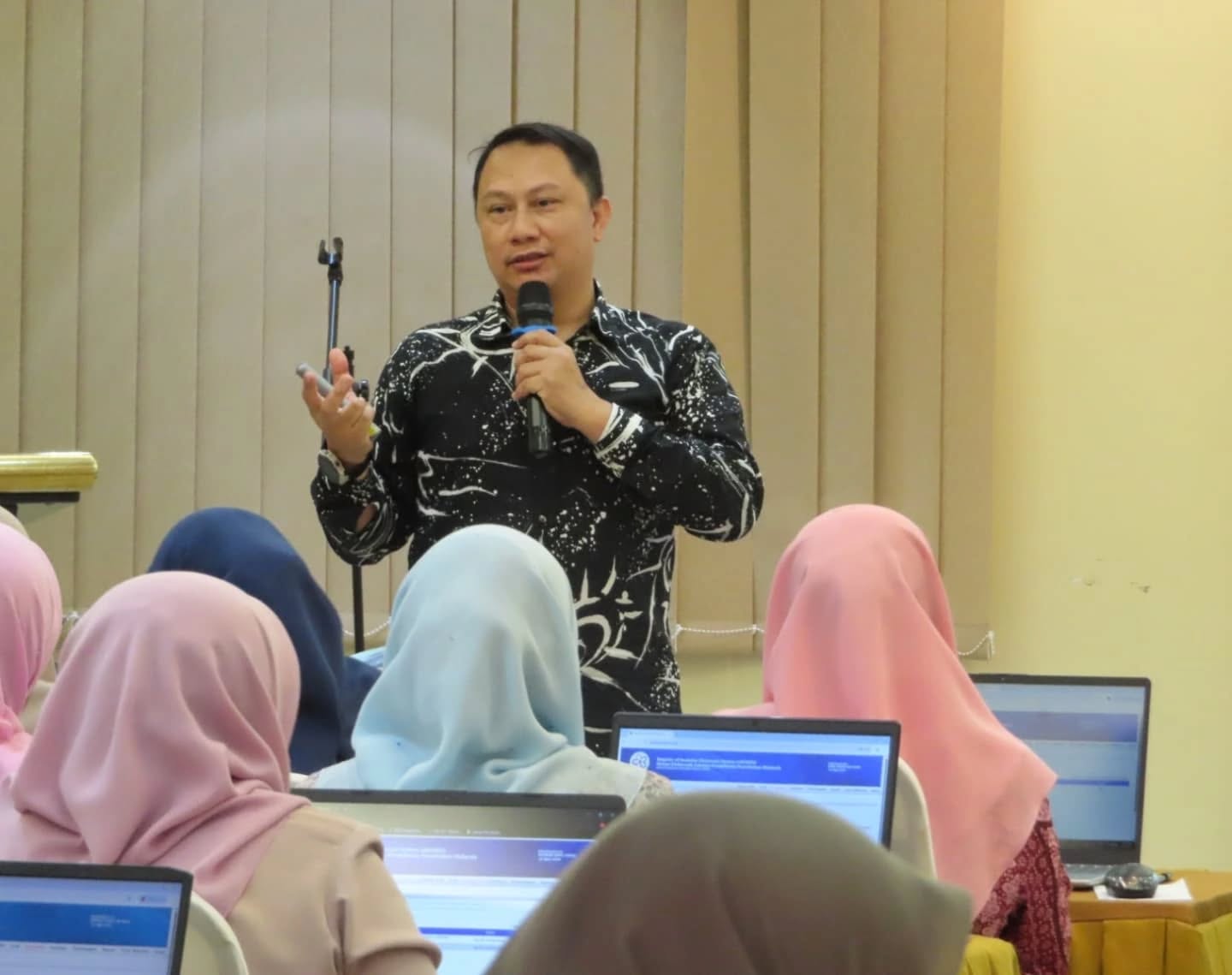 Kursus Peningkatan Tahap Kemahiran Penyelia Pertubuhan Pemulihan Dalam Komuniti (PPDK) Di Terengganu Anjuran Badan Amal dan Kebajikan Tenaga Isteri-Isteri (BAKTI).