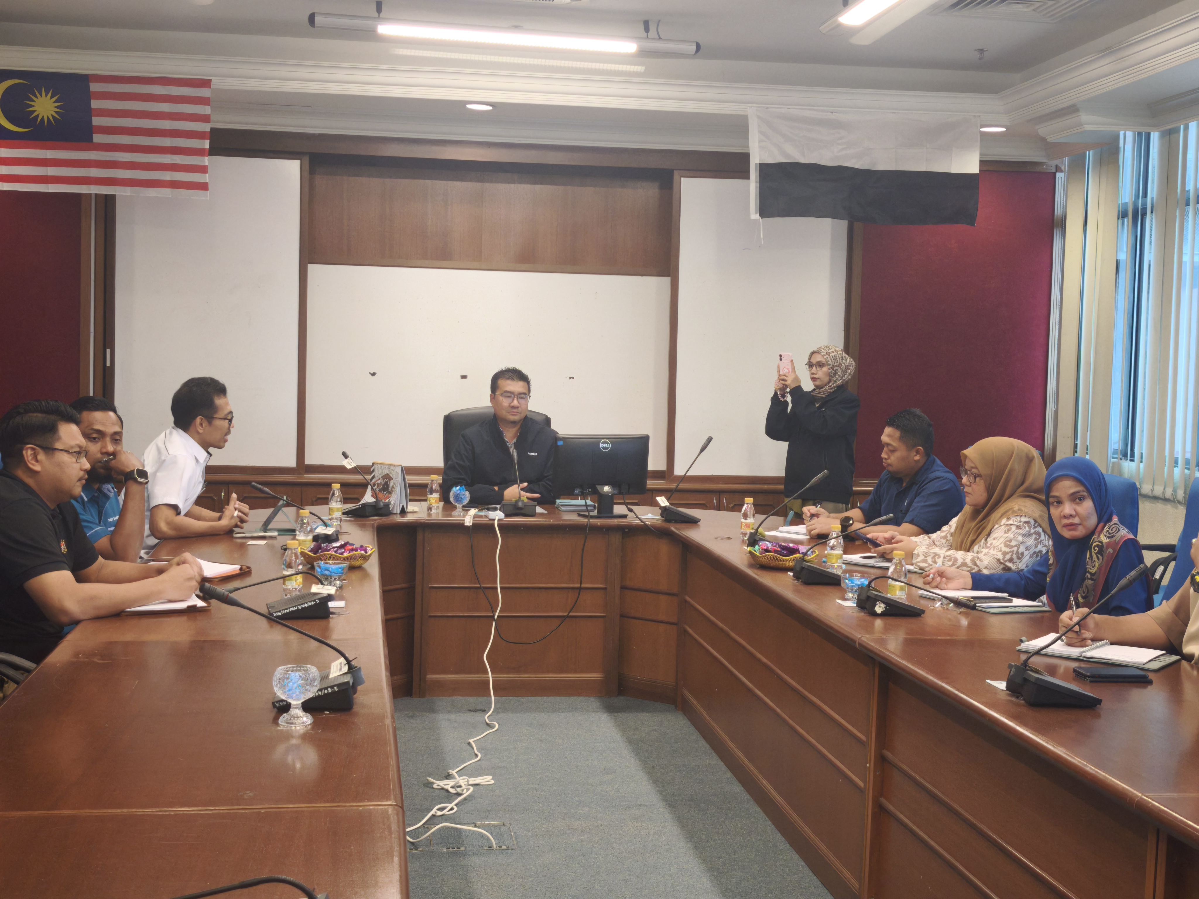 KUNJUNG HORMAT PENGARAH JABATAN PERANGKAAN MALAYSIA NEGERI PAHANG KE JABATAN PENDAFTARAN PERTUBUHAN MALAYSIA NEGERI PAHANG